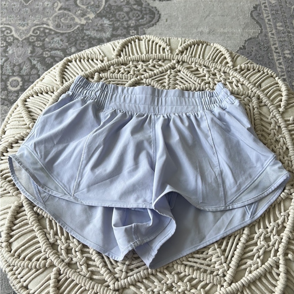 Lululemon Hotty Hot shorts LR 2.5” Size 4
